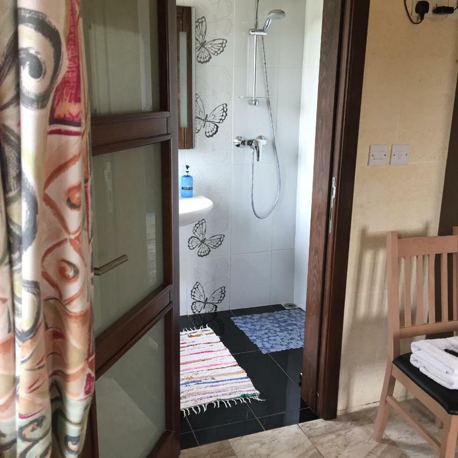 Country Views Bed & Breakfast Виктория Екстериор снимка